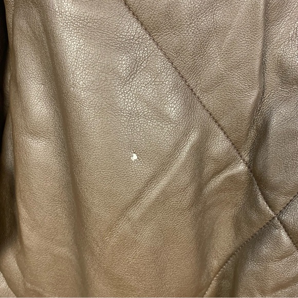 Abercrombie and Fitch Vegan Leather Puffer Quilted Jacket - Picture 12 of 16